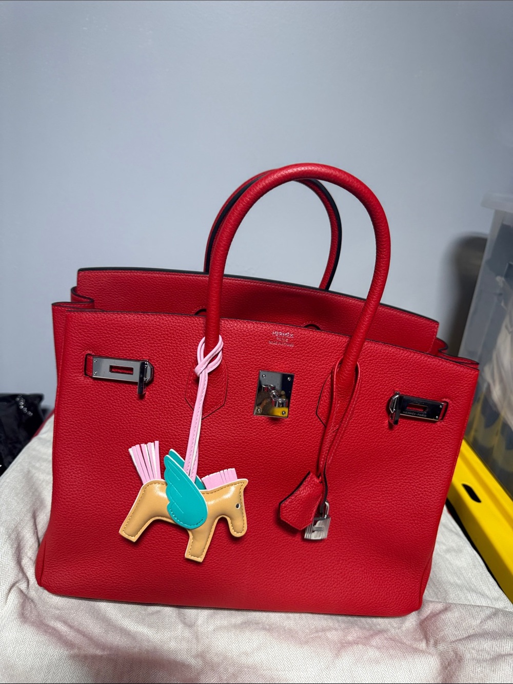 Red Leather Tote Bag with Charm Size 35 - Picture 5 of 7